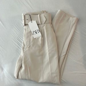 Zara ecru pants with fabric-covered belt. Size M (runs small!). Brand new